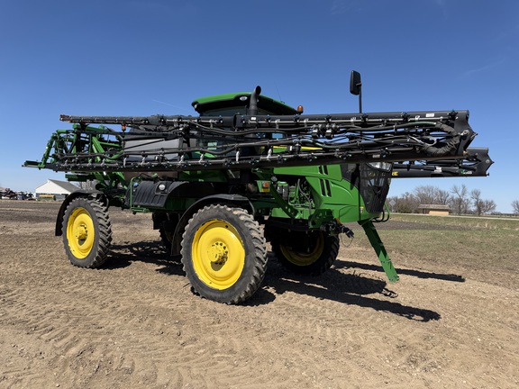  John Deere R4044