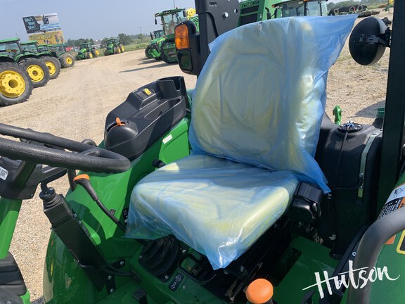 Photo of 2024 John Deere 5067E