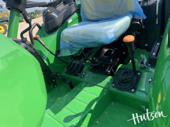 Photo of 2024 John Deere 5067E