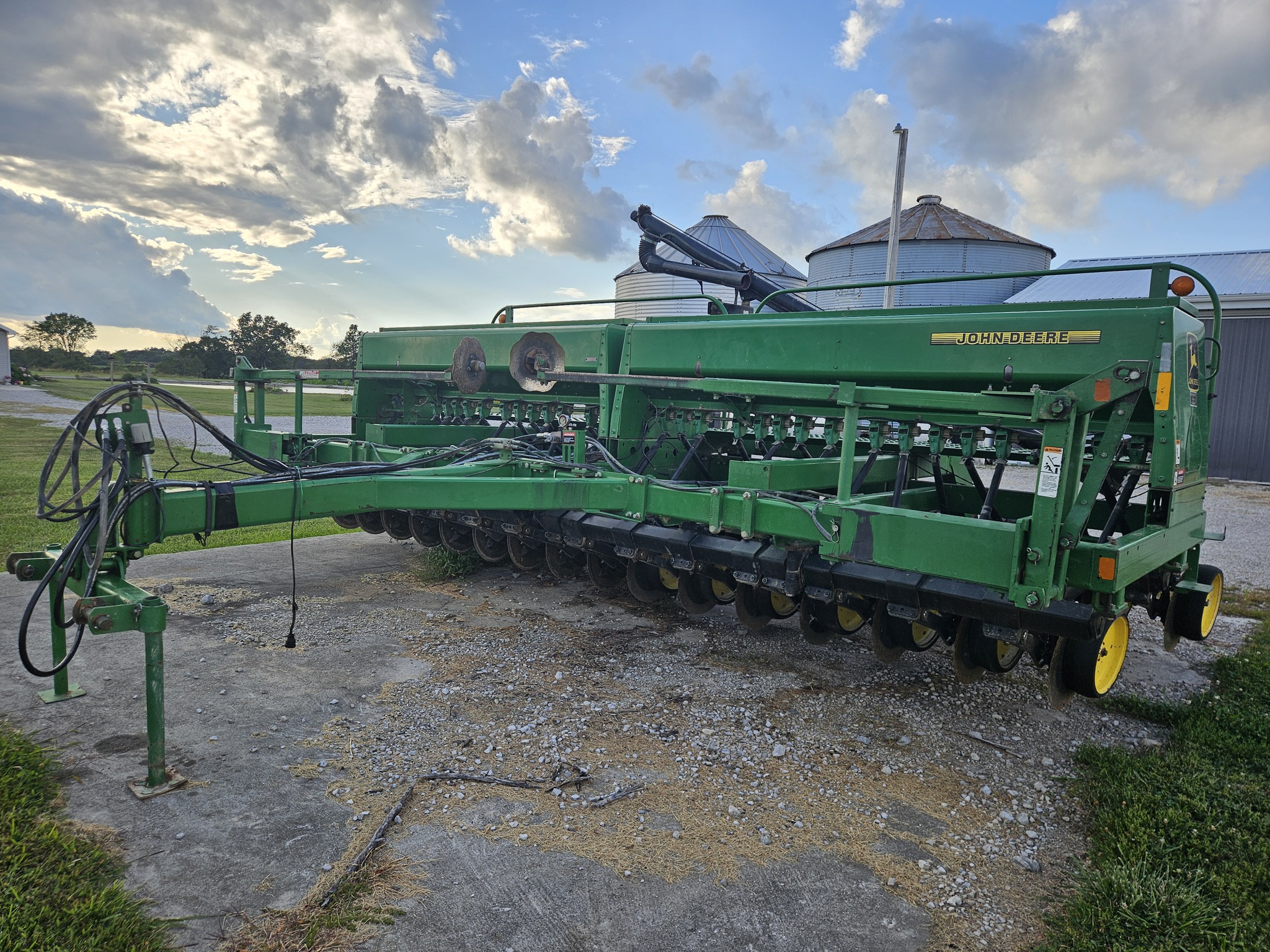 1997 John Deere 750 Image 1