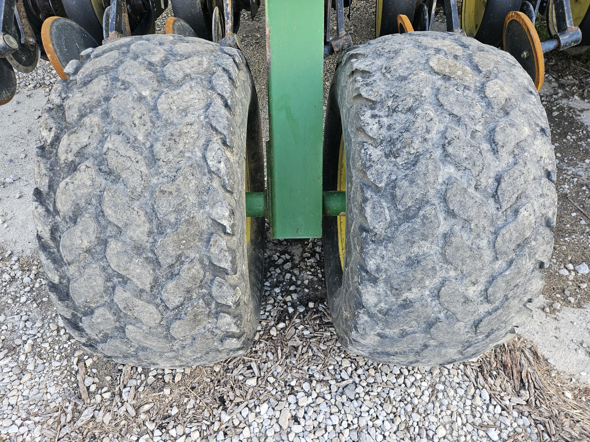1997 John Deere 750 Image 21