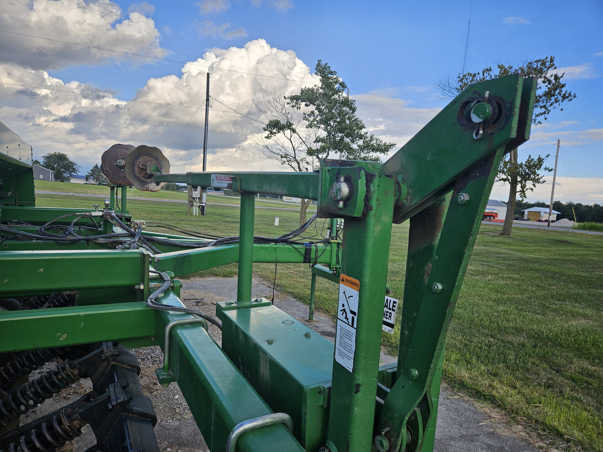 1997 John Deere 750 Image 8