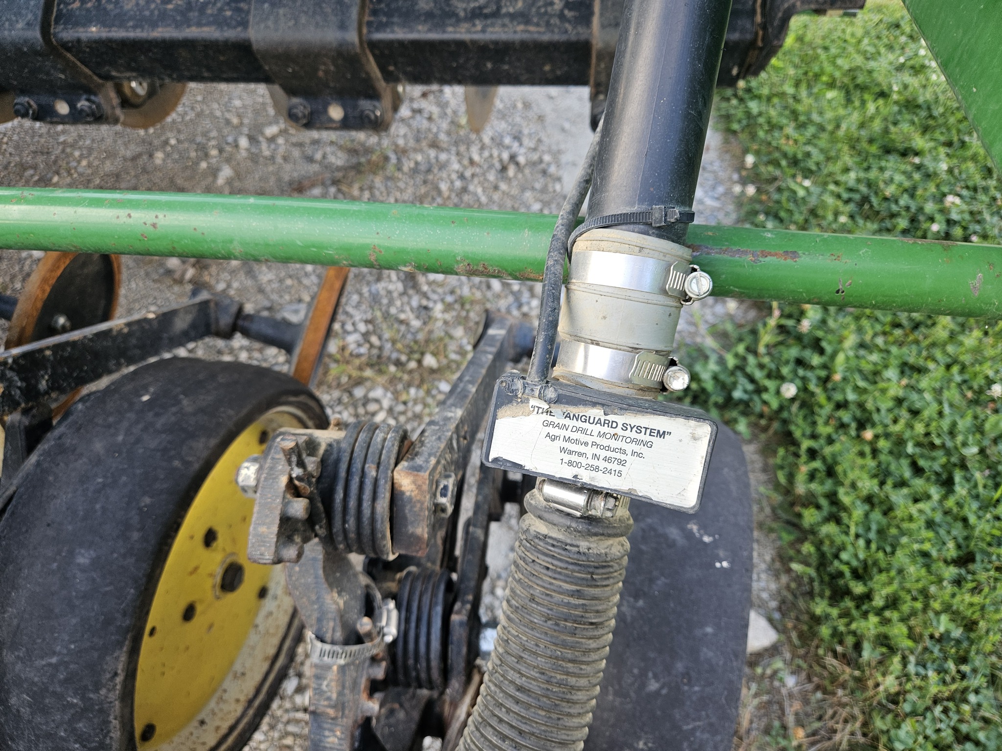 1997 John Deere 750 Image 2
