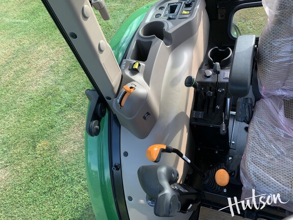 Photo of 2024 John Deere 5060E