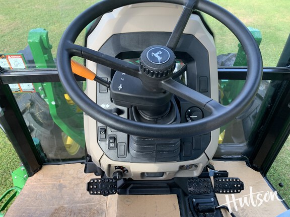 Photo of 2024 John Deere 5060E