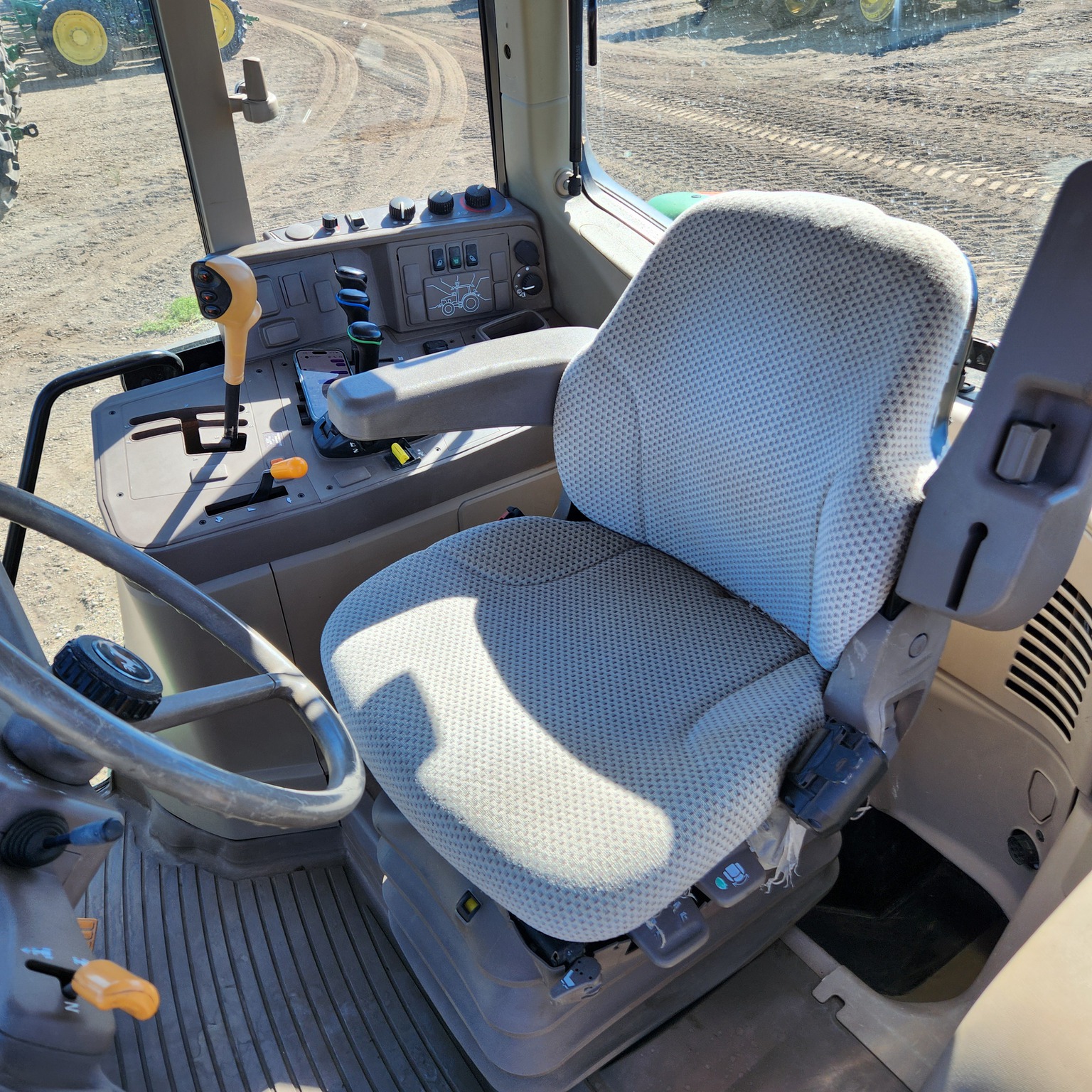 2019 John Deere 6130M Image 9