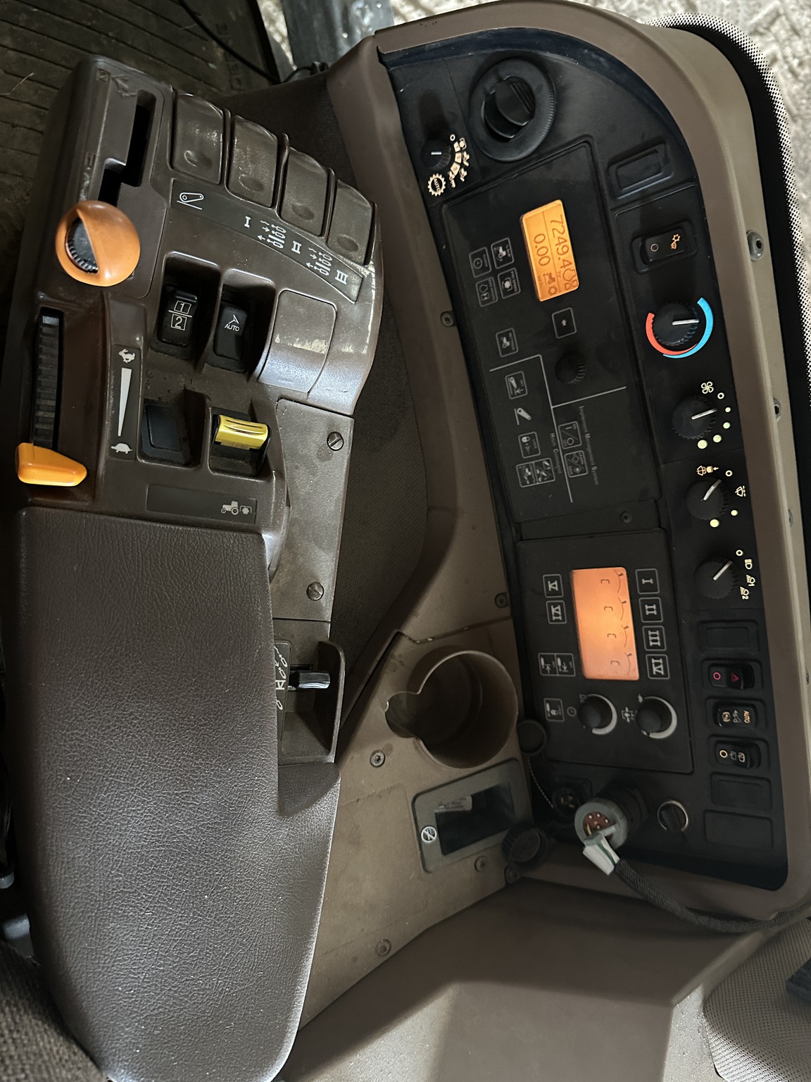 2010 John Deere 7730 Image 6