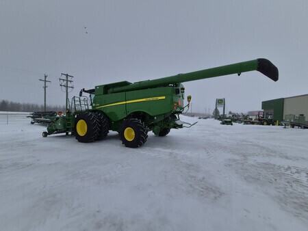 Used 2018 John Deere S780 Combines at Horizon Ag & Turf in St. Paul, AB - Photo8