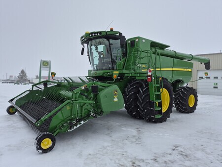 Used 2018 John Deere S780 Combines at Horizon Ag & Turf in St. Paul, AB - Photo2