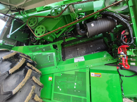Used 2018 John Deere S780 Combines at Horizon Ag & Turf in St. Paul, AB - Photo7