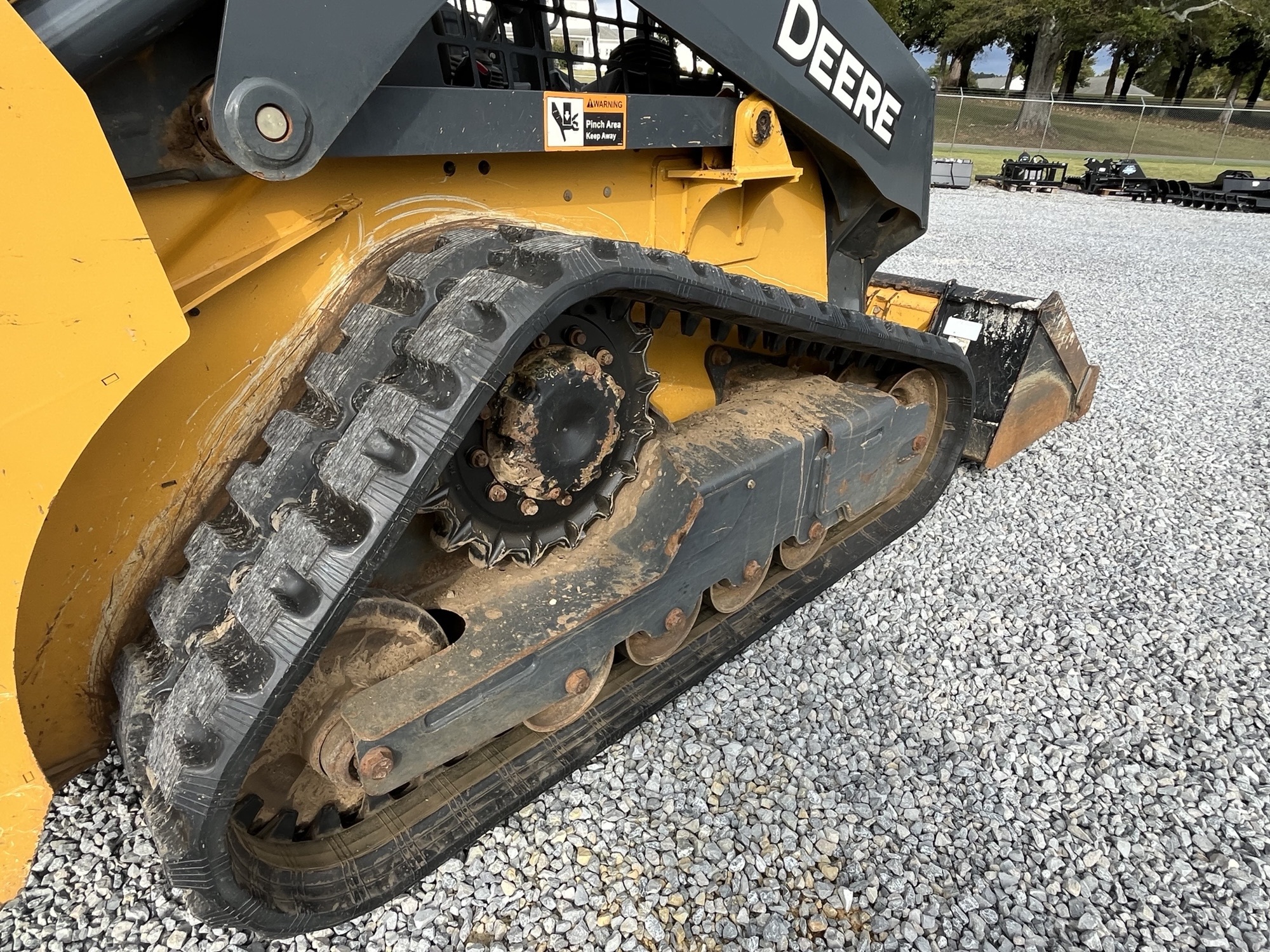 2023 John Deere 317G Image 5