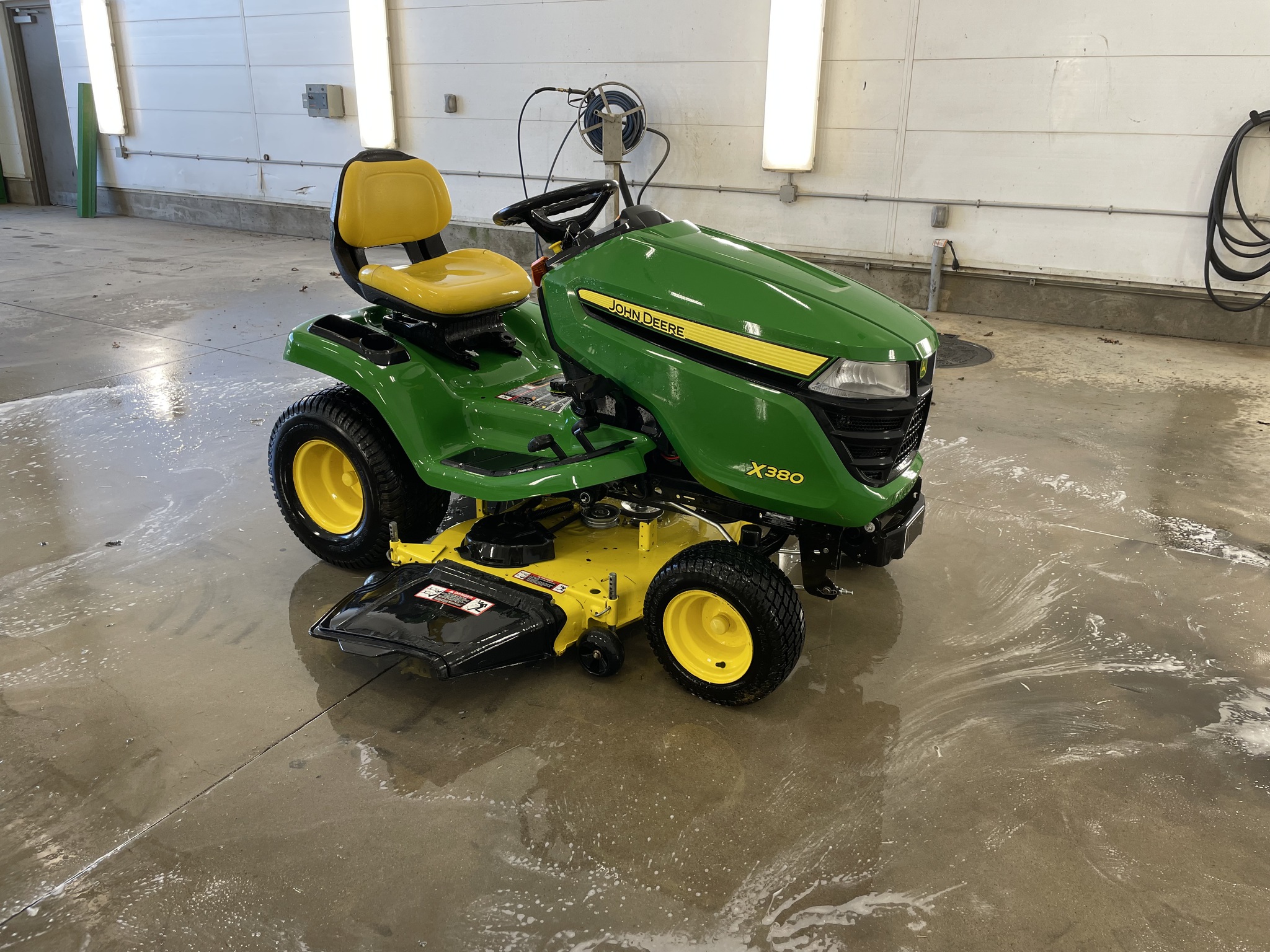 2016 John Deere X380 Image 1
