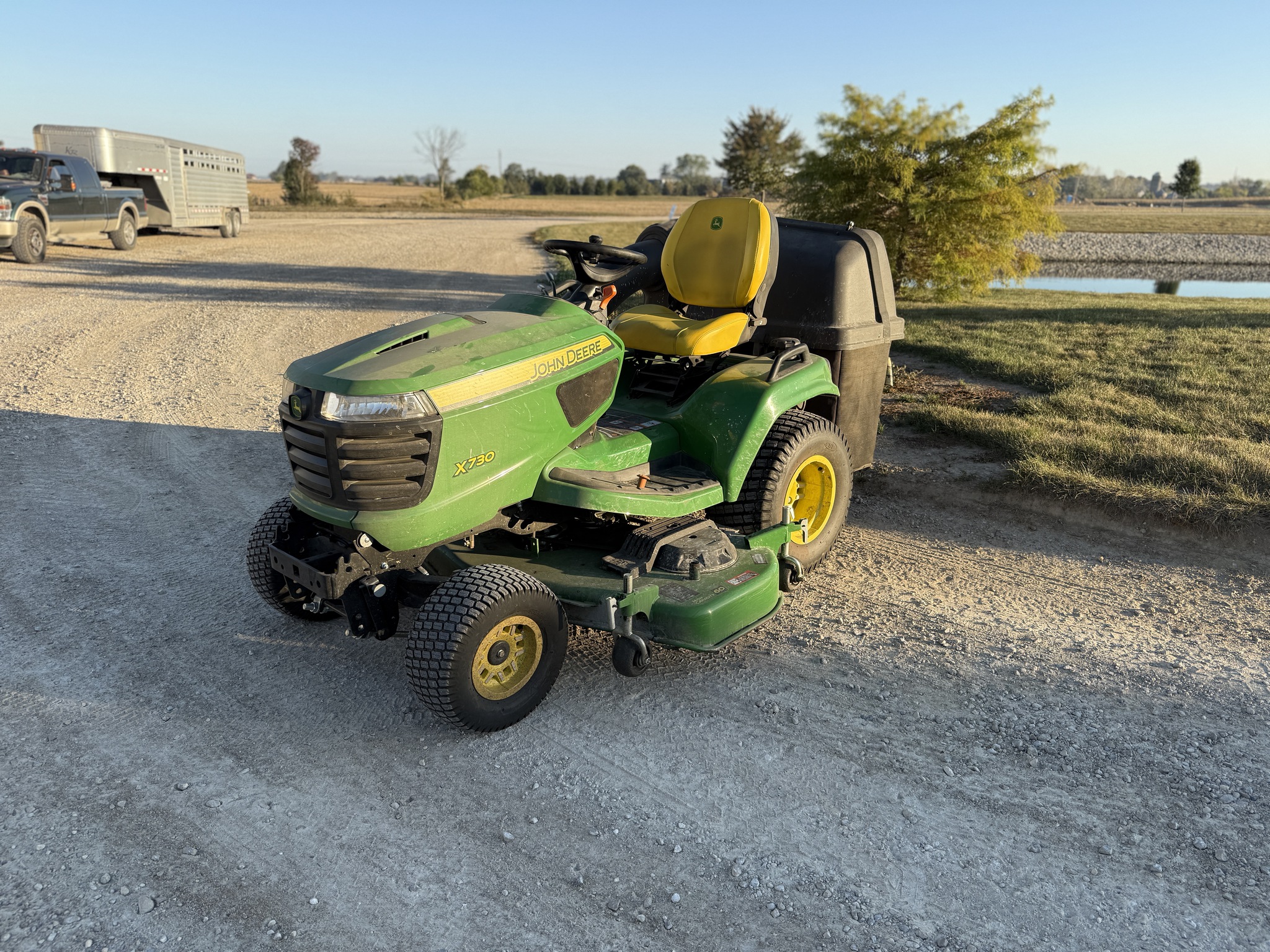 2023 John Deere X730 Image 2