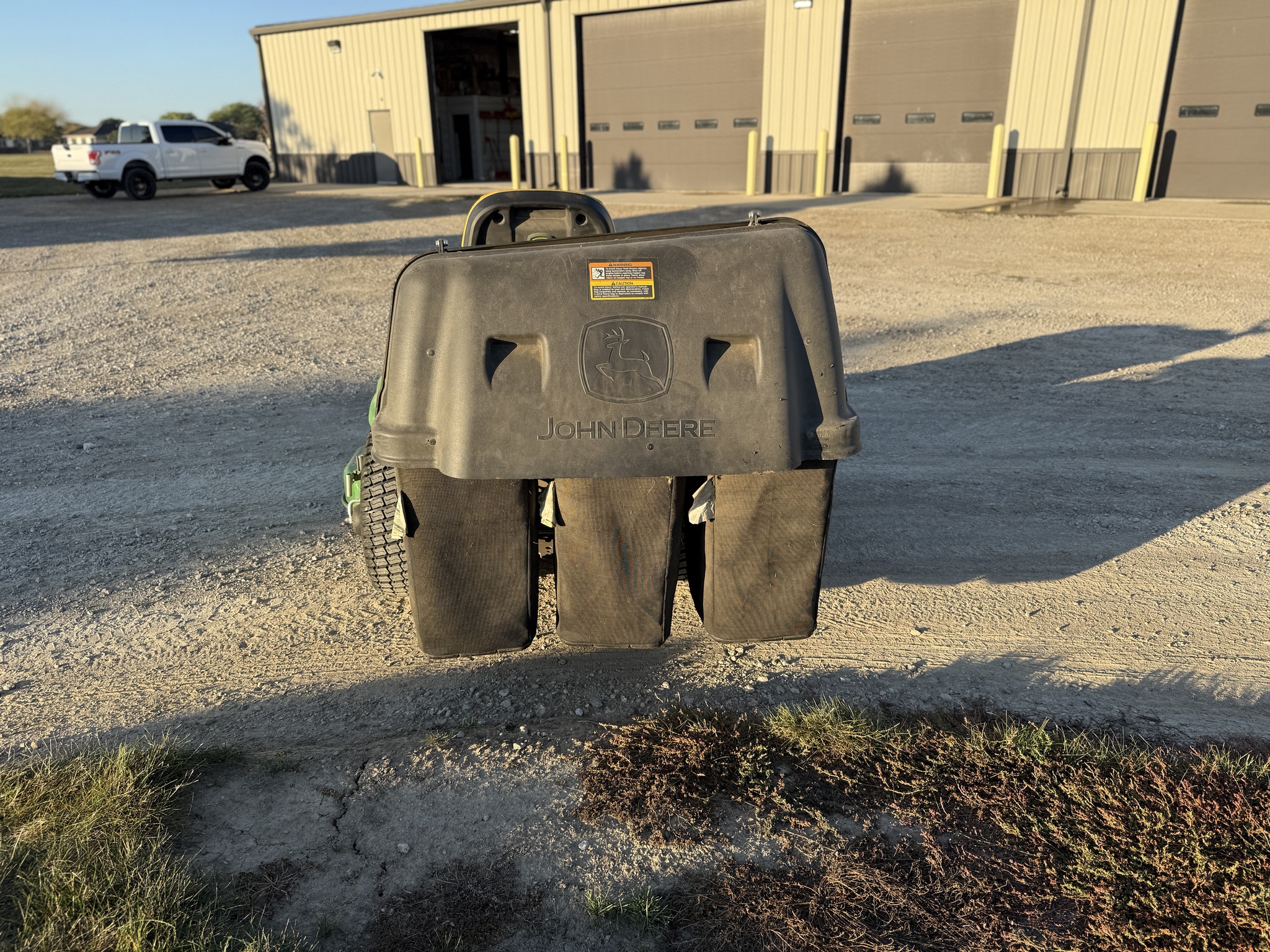 2023 John Deere X730 Image 6