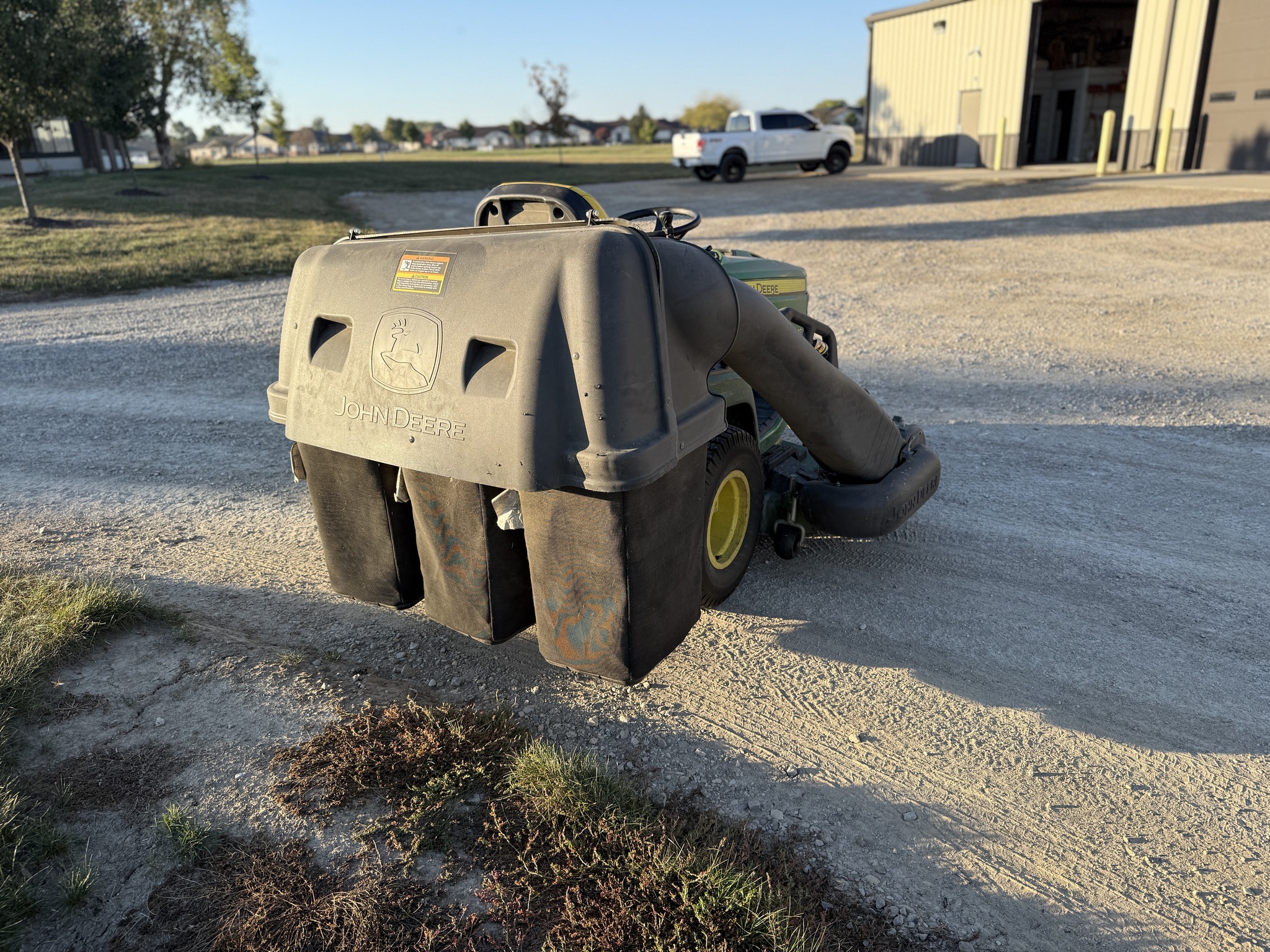 2023 John Deere X730 Image 7