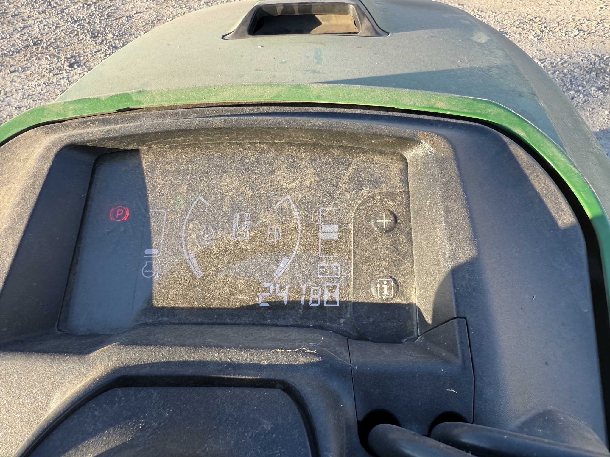 2023 John Deere X730 Image 17