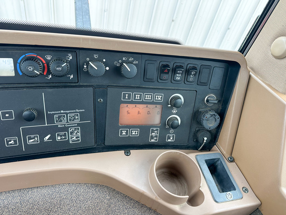 2008 John-Deere 8130