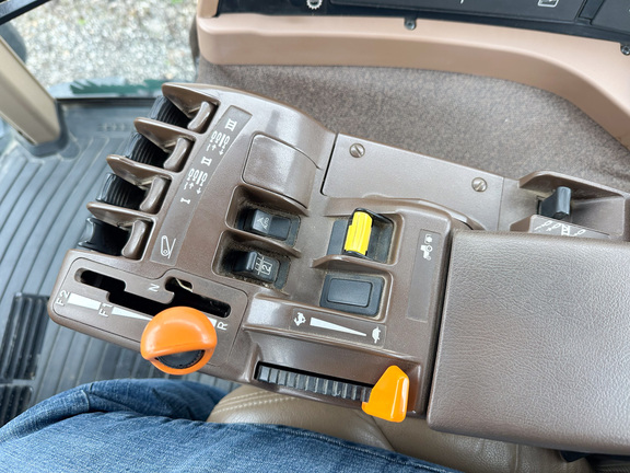 2008 John-Deere 8130