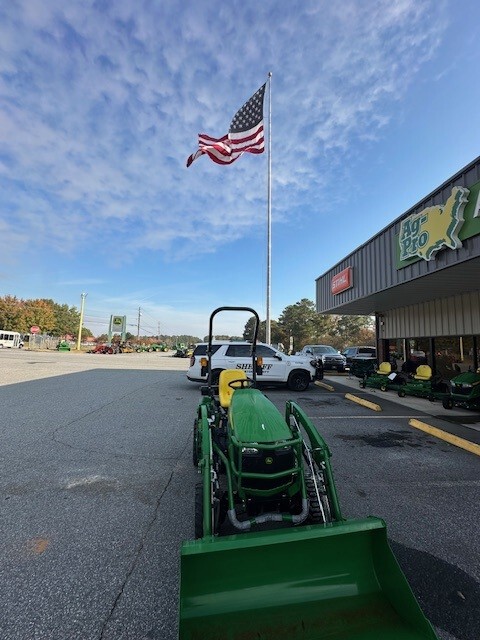 2024 John Deere 1023E Image 2