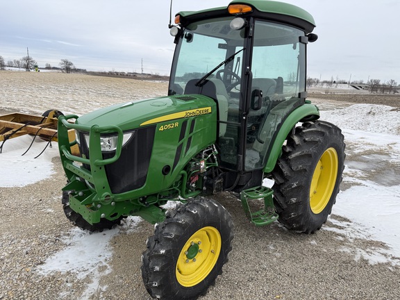  John Deere 4052R