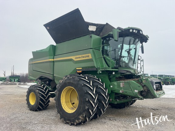 Photo of 2025 John Deere S7 800