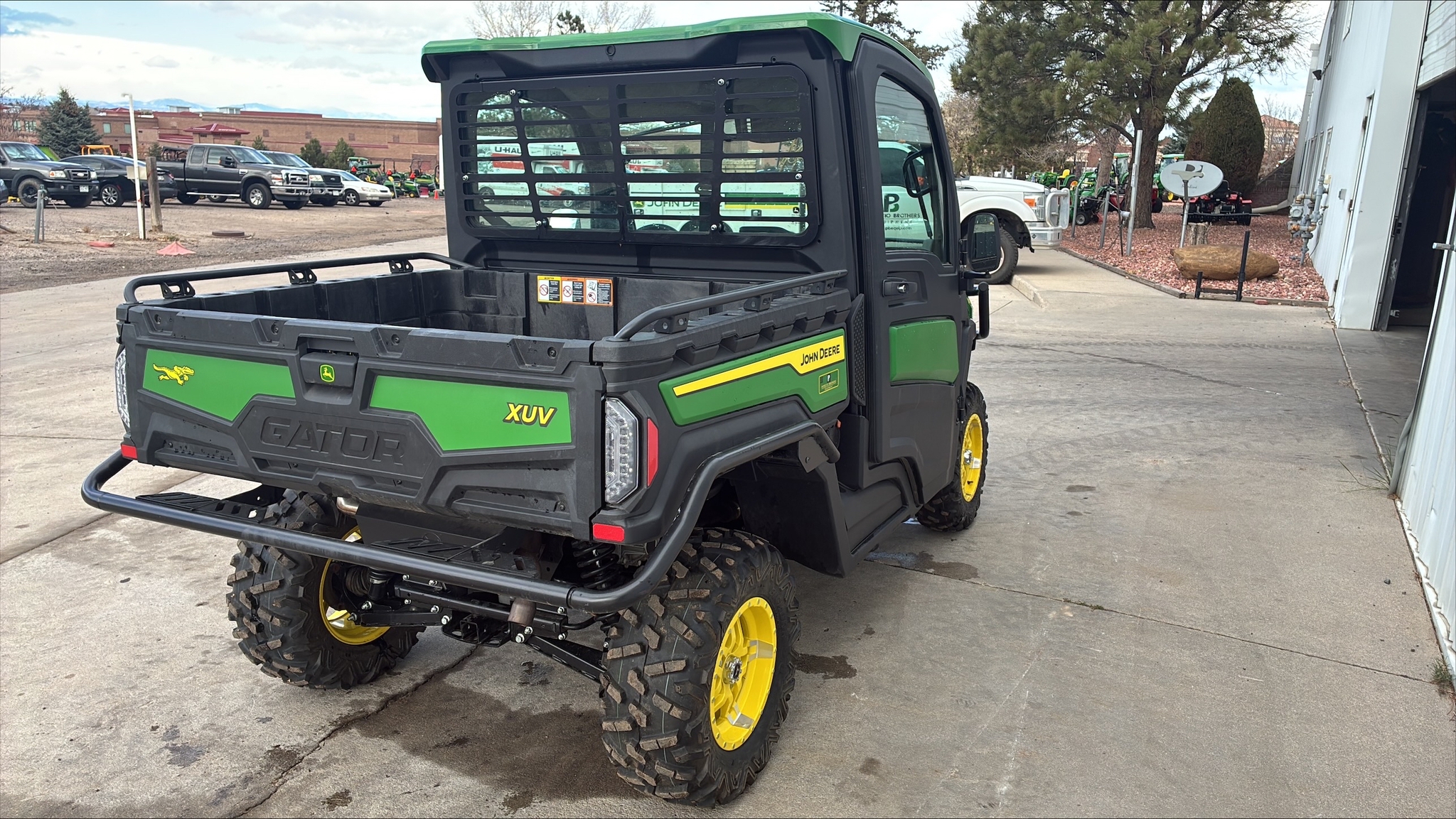2025 John Deere 845R Image 5