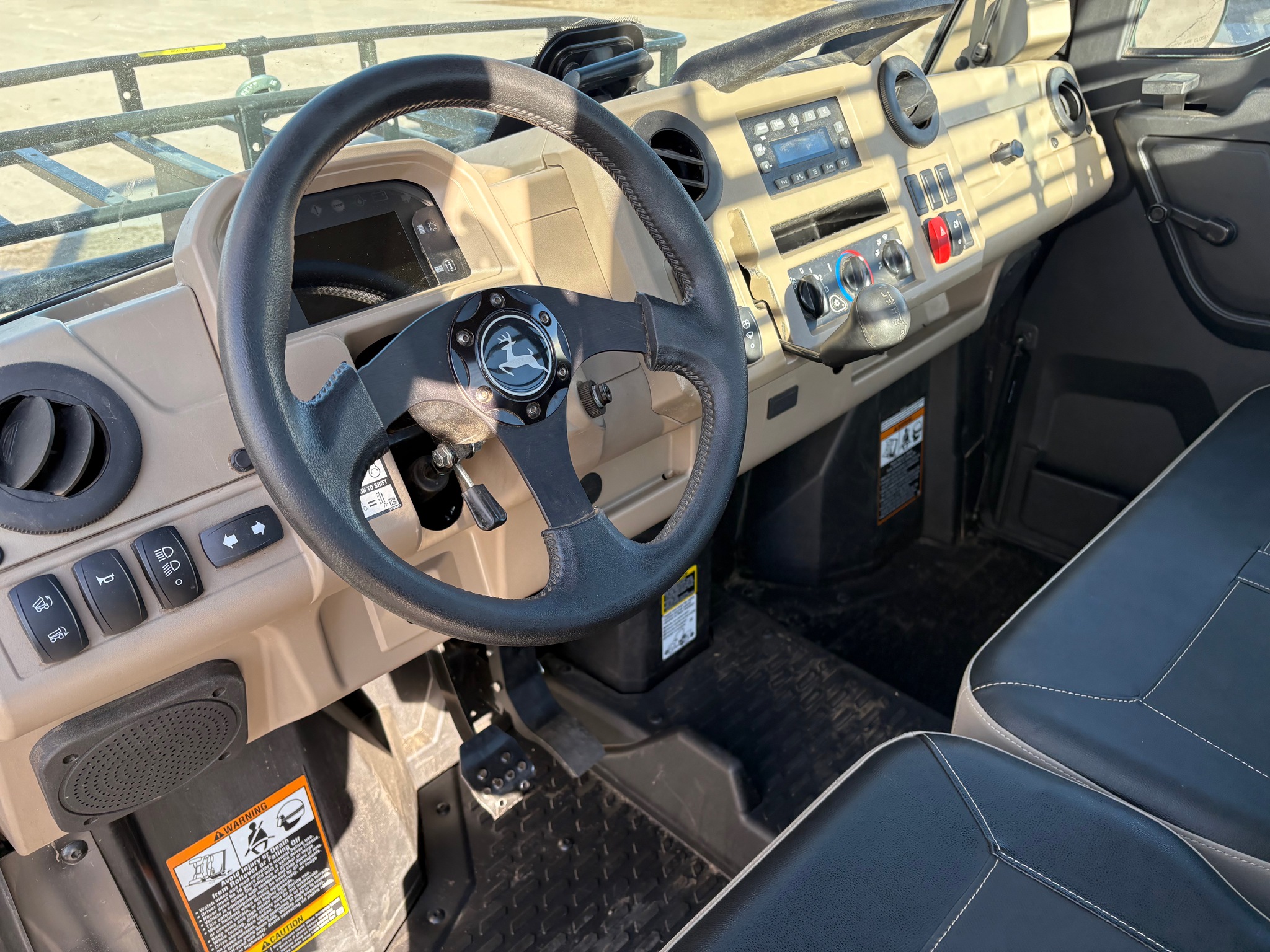 2025 John Deere 845R Image 7