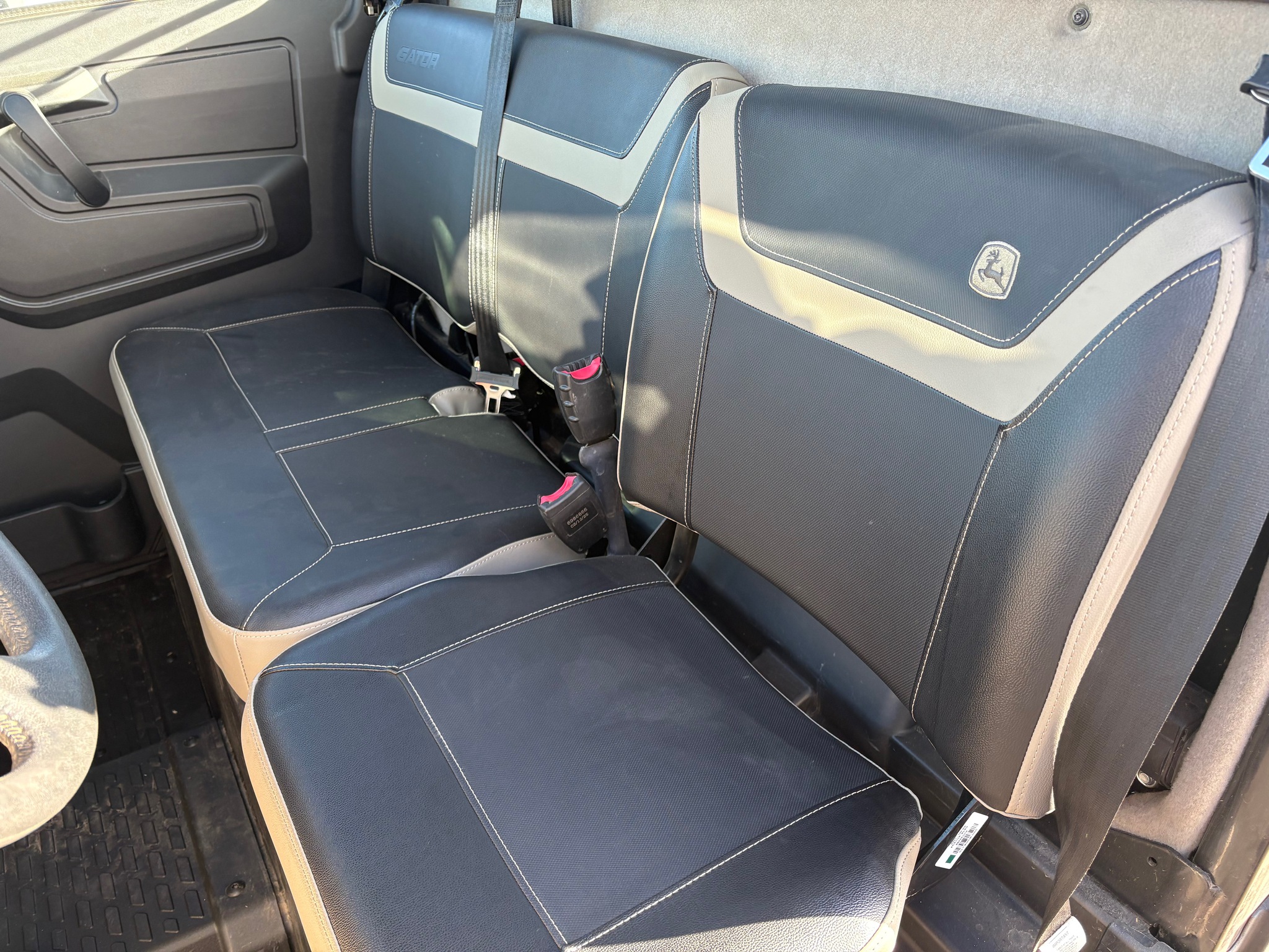 2025 John Deere 845R Image 8