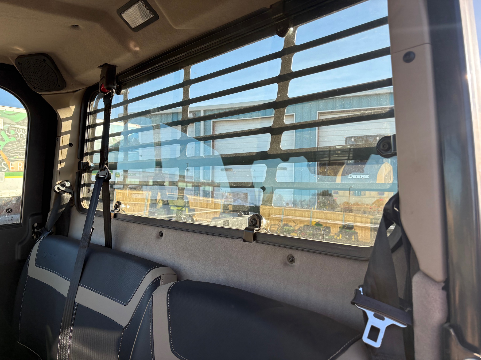 2025 John Deere 845R Image 9