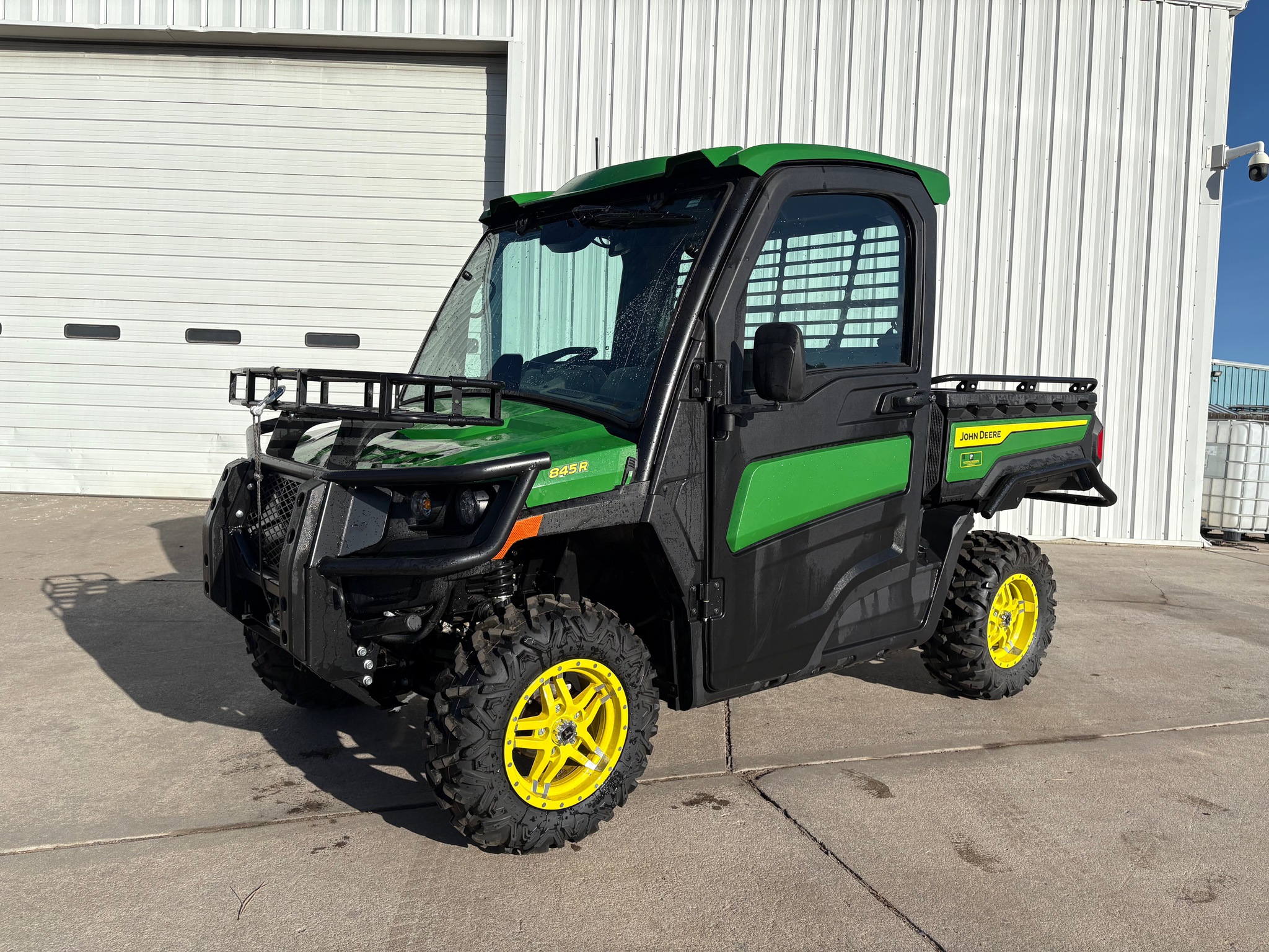 2025 John Deere 845R Image 1