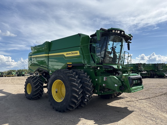 Used 2025 John Deere S7 900 Combines at Horizon Ag & Turf in Lloydminster, AB - Photo4