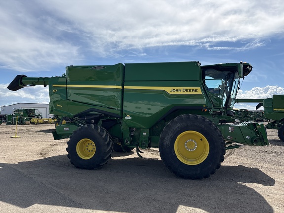 Used 2025 John Deere S7 900 Combines at Horizon Ag & Turf in Lloydminster, AB - Photo5