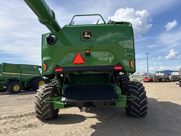 Used 2025 John Deere S7 900 Combines at Horizon Ag & Turf in Lloydminster, AB - Photo6