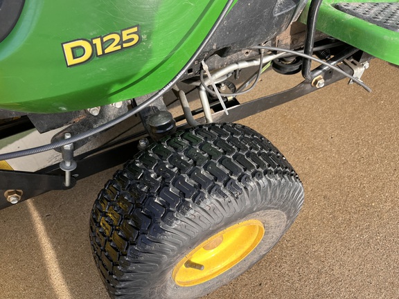 2016 John Deere D125 - Photo9
