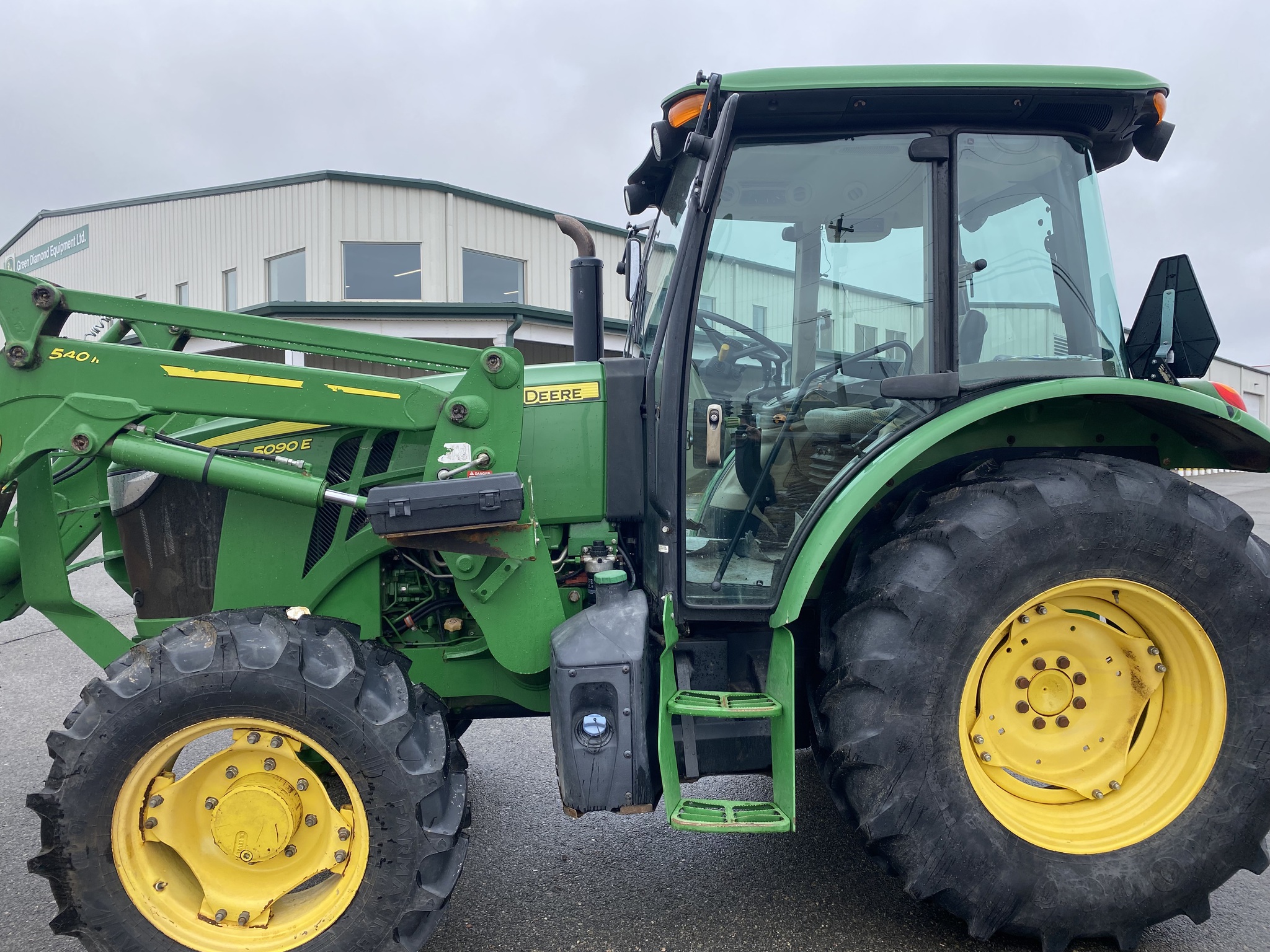 2019 John Deere 5090E Image 2