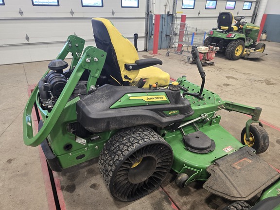 2025 John Deere Z970R - Photo3