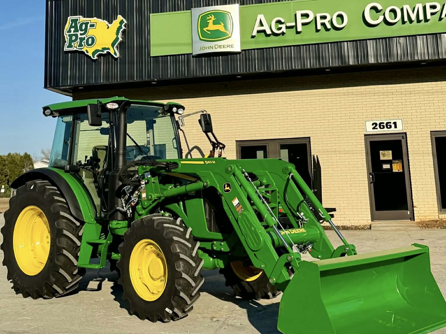 2025 John Deere 5105M Image 1