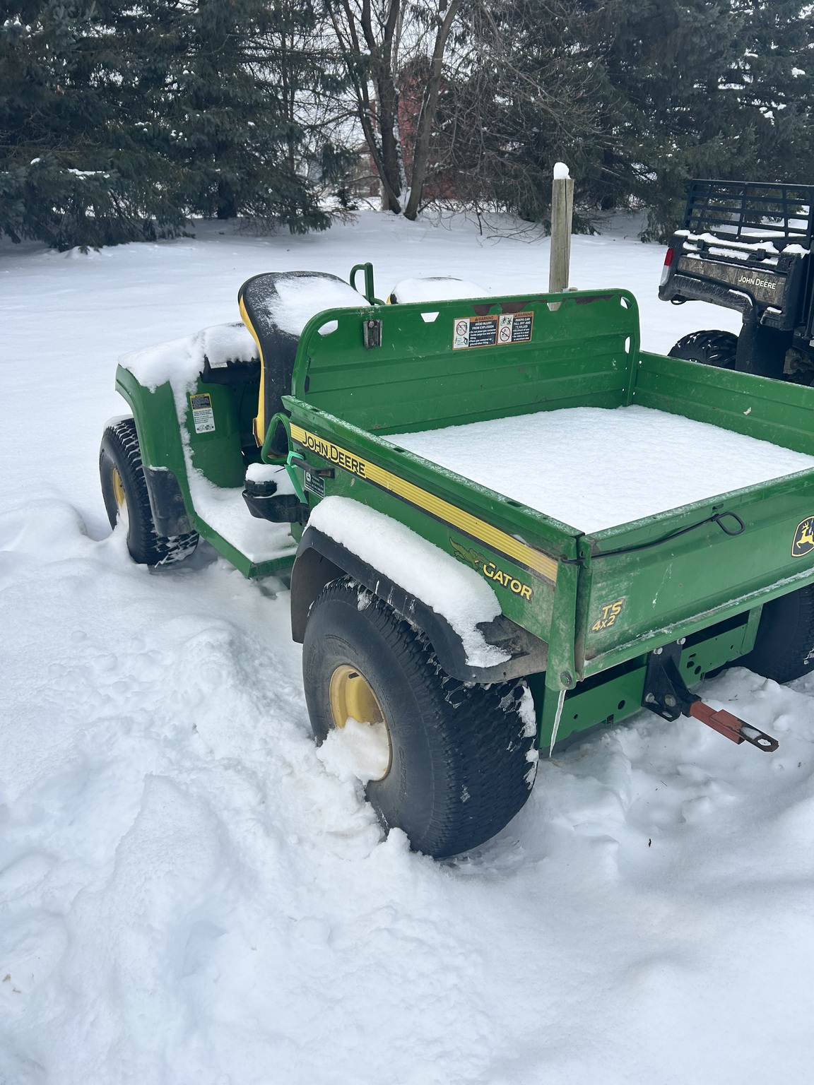 2013 John Deere TS 4X2 Image 3