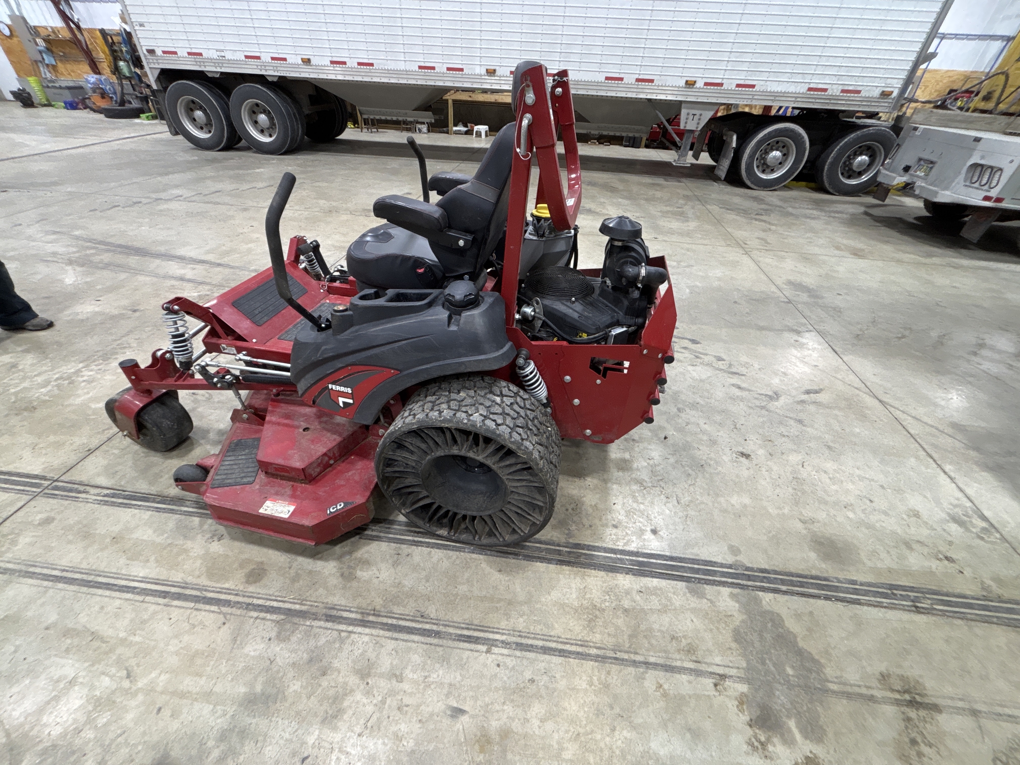 Used 2022 Ferris ISX3300 38 Zero Turn Mowers at Koenig Equipment in Greenville, OH - PhotoXL4