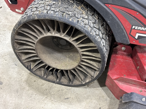 Used 2022 Ferris ISX3300 38 Zero Turn Mowers at Koenig Equipment in Greenville, OH - Photo13