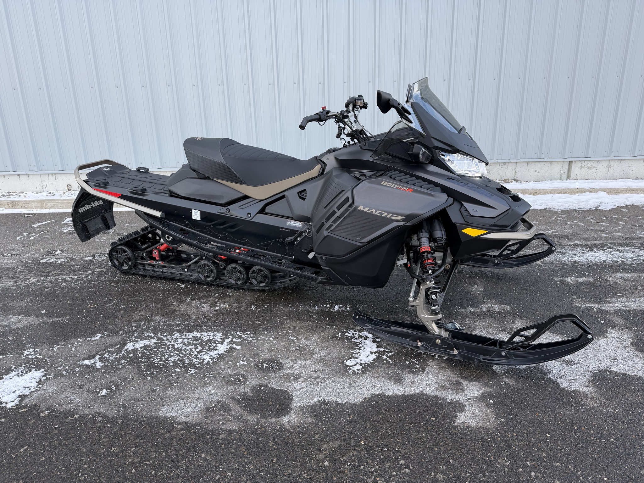 2022 Ski Doo Mach Z 900 turbo R Image 3