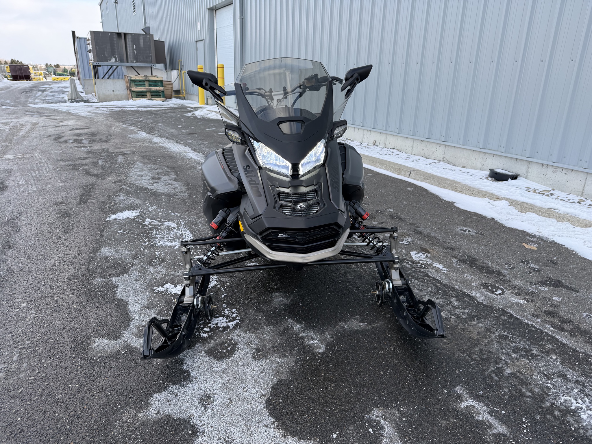 2022 Ski Doo Mach Z 900 turbo R Image 4
