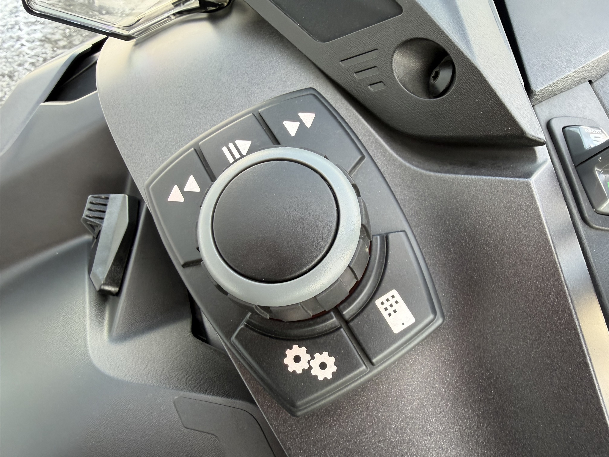 2022 Ski Doo Mach Z 900 turbo R Image 7