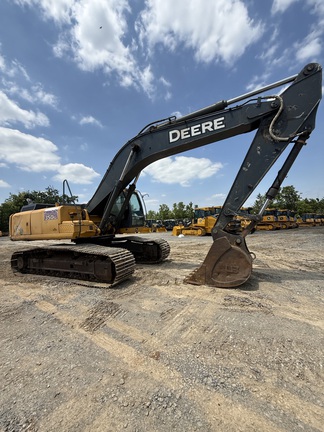 Photo of a 2012 John Deere 350G LC