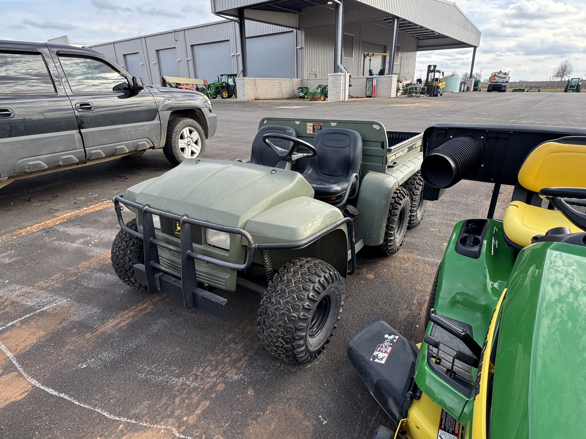 2000 John Deere 6X4
