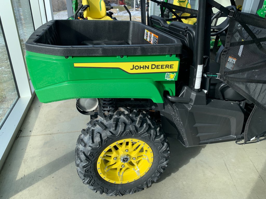 2025 John Deere XUV590M Image 8