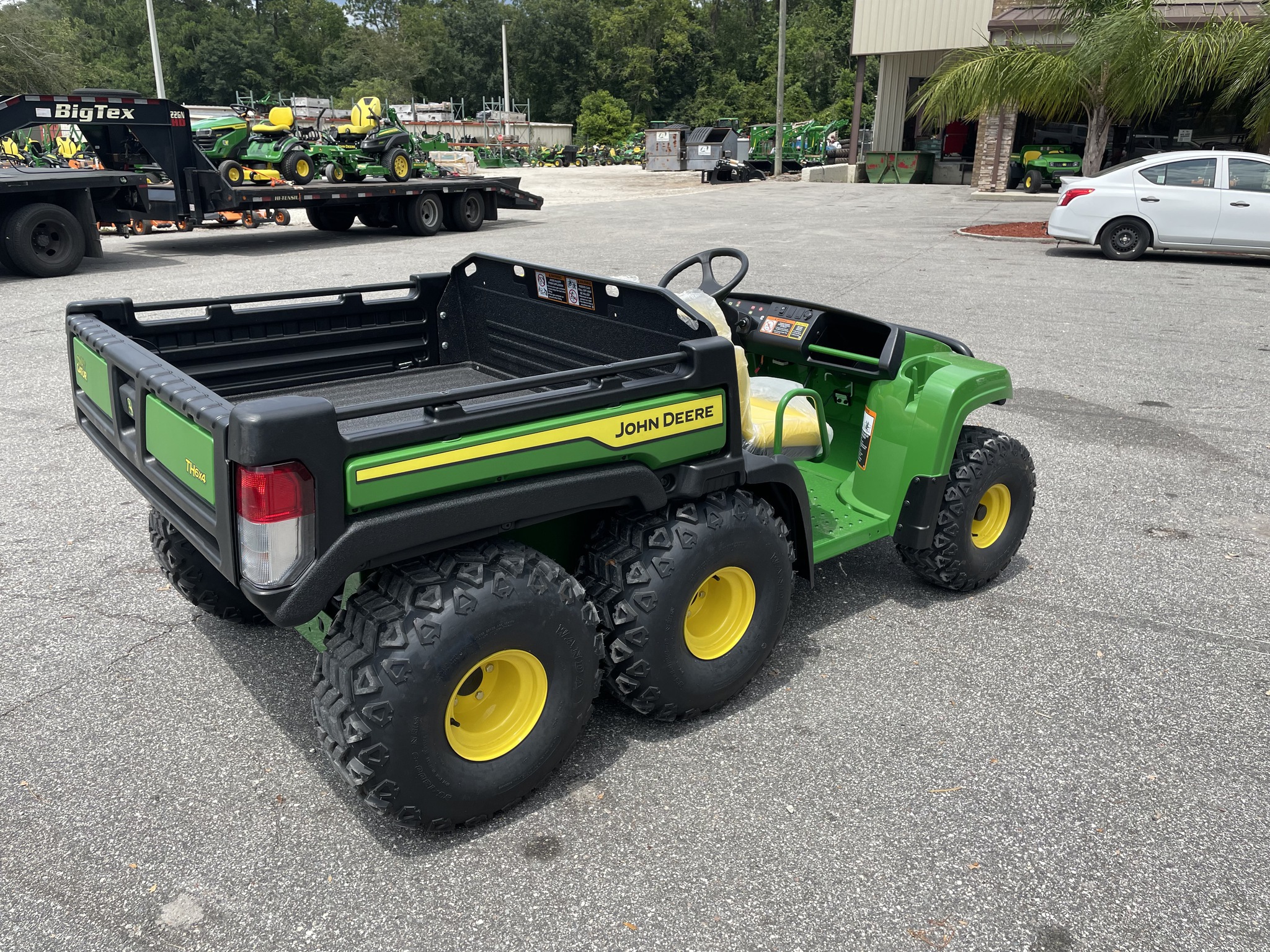 2025 John Deere THD Image 3