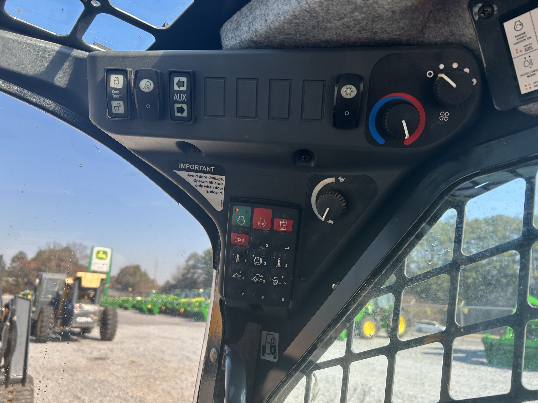 2024 John Deere 325G Image 9