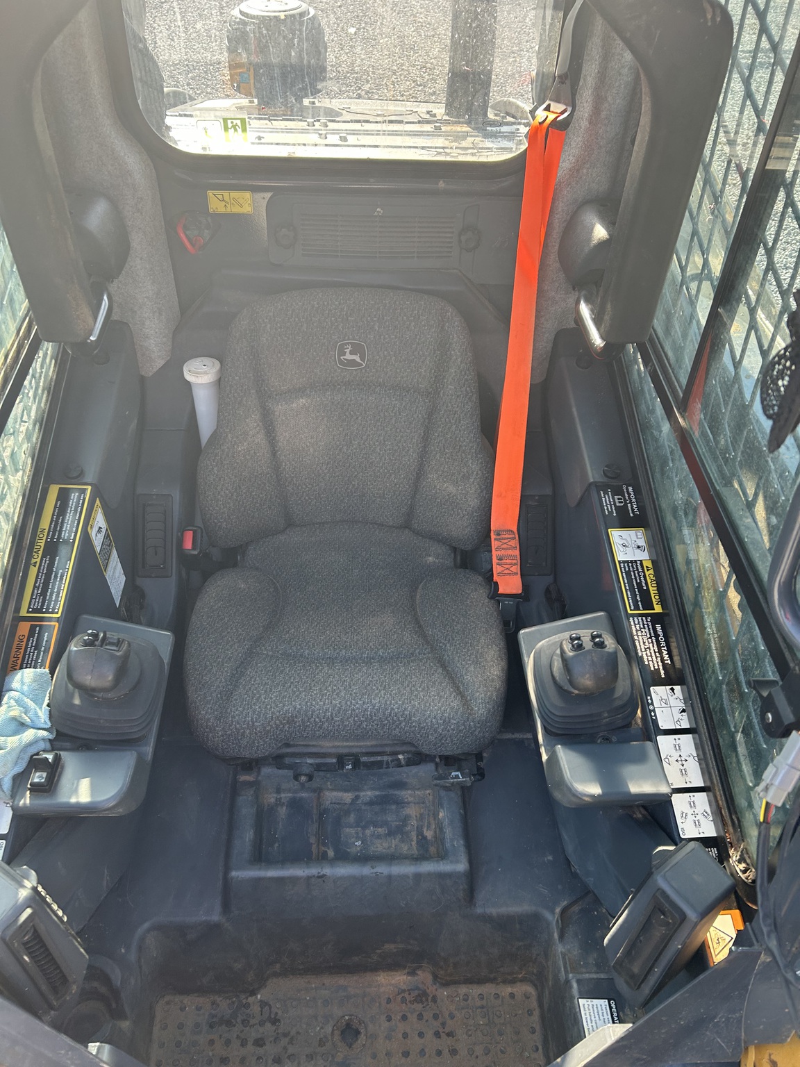 2024 John Deere 325G Image 11