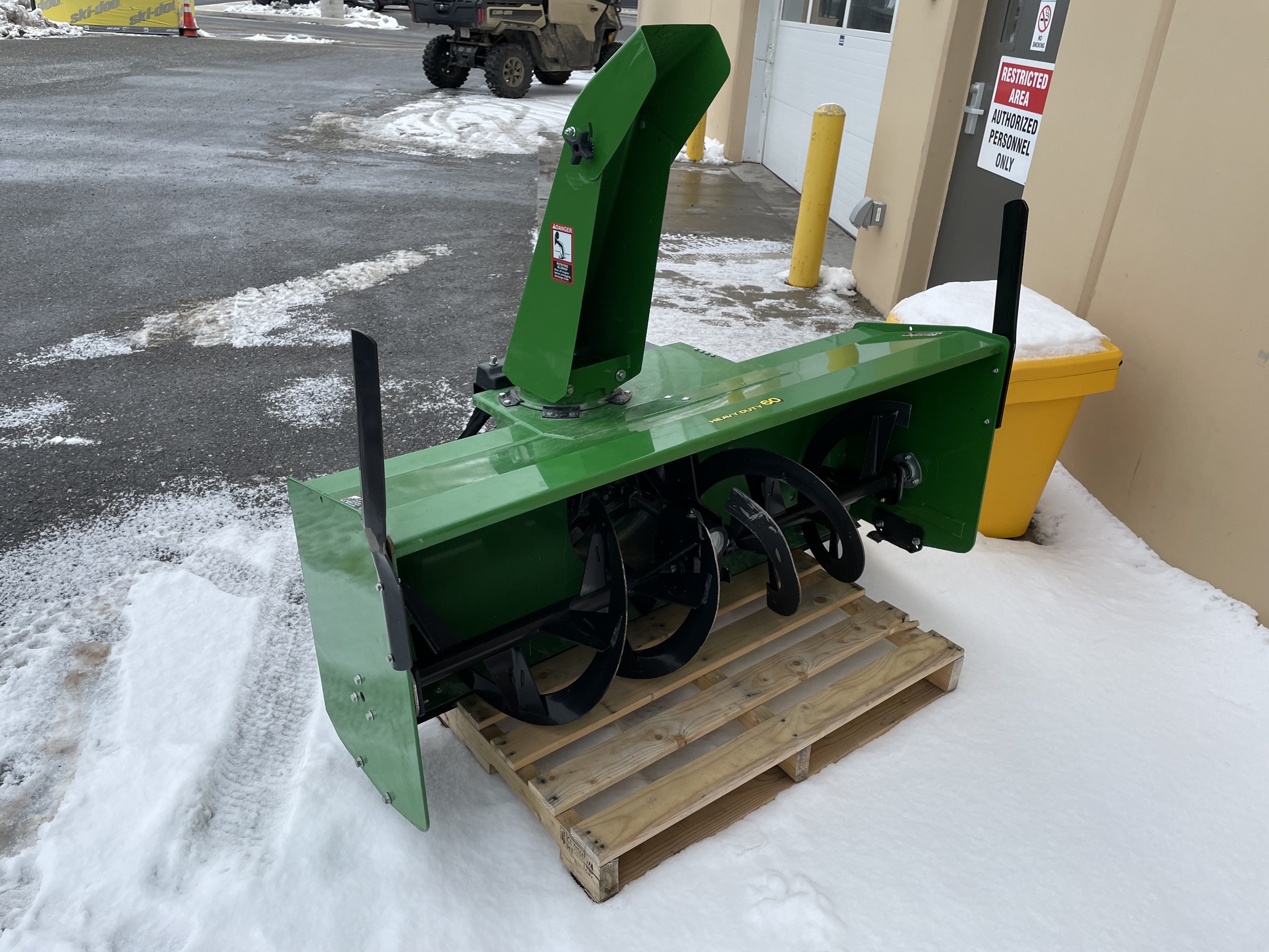 2022 John Deere 3039R Image 13
